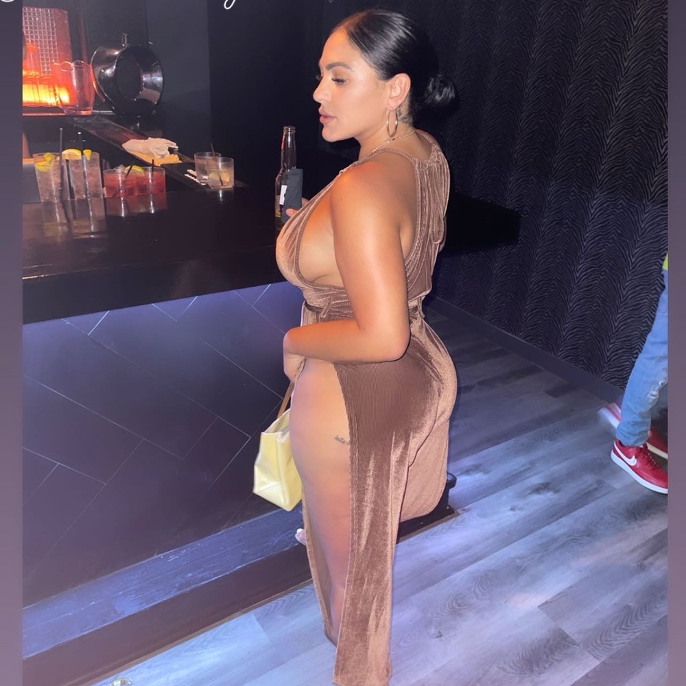 Brown Velvet Halter Top - Picture 2 of 4